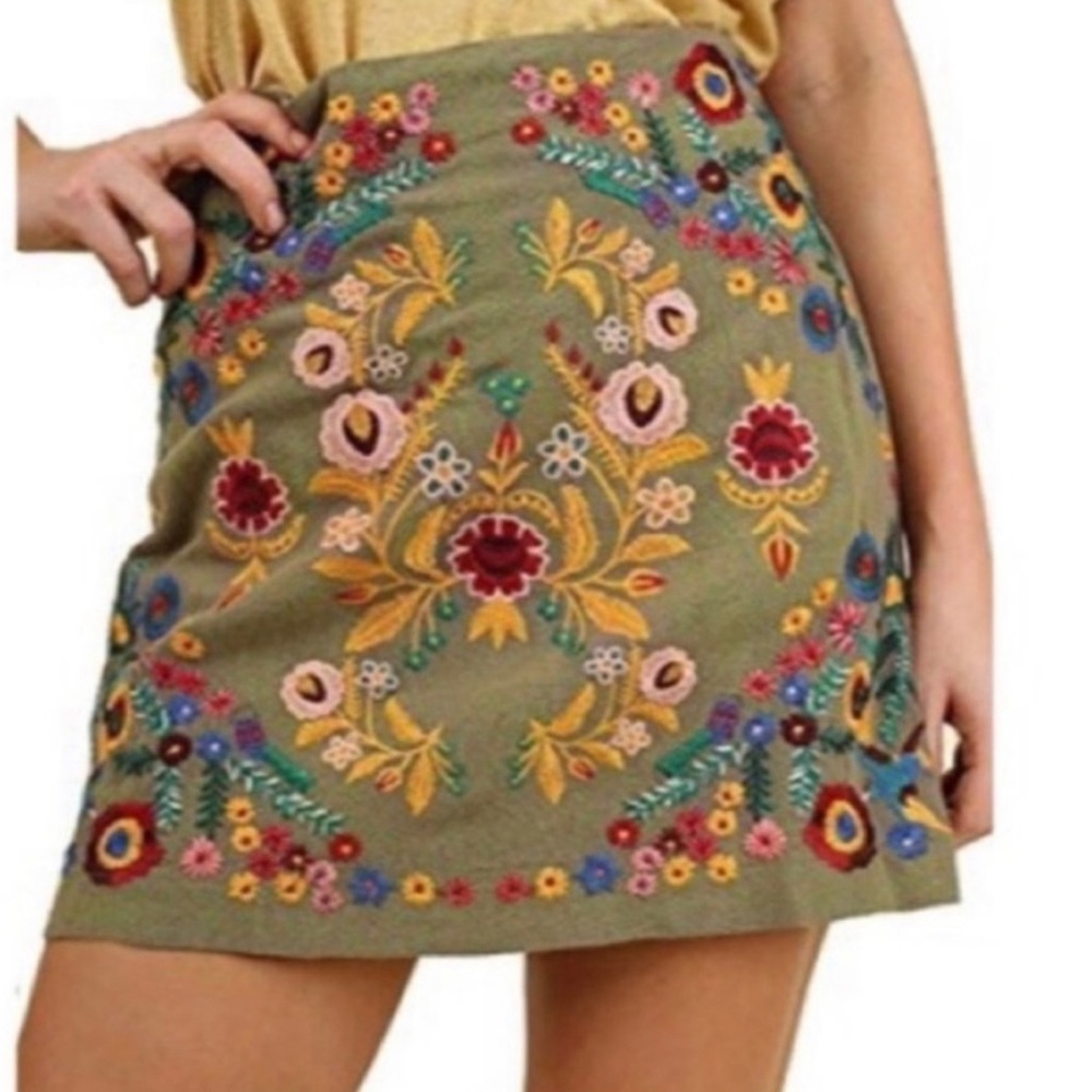 Altar’d State Linen Blend High Rise Embroidered Micro-Mini Skirt Size Small
